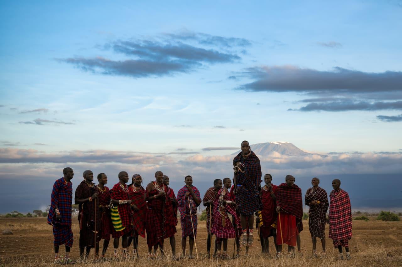 Map of Kenya with travel icons